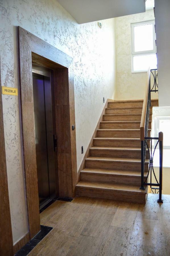 Apartman Bozur 兹拉蒂博尔 外观 照片